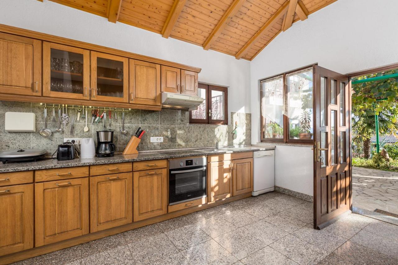 Holiday House Marica Laurana Esterno foto